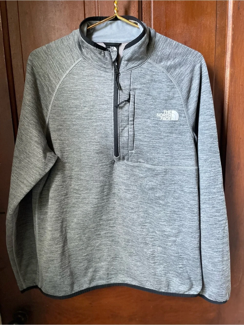 The North Face men's medium gray long sleeve pullover